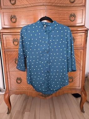 Teal Button-Front Heart Print Blouse